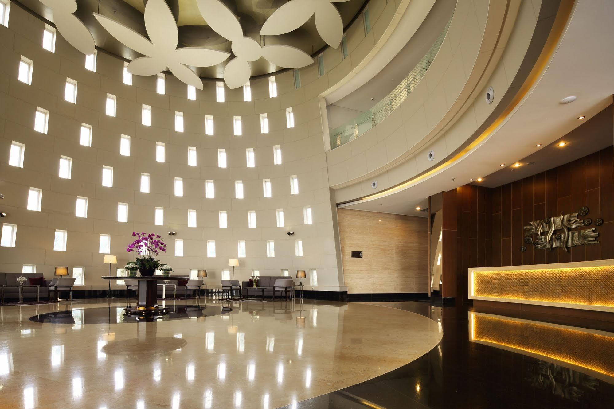 D'Primahotel Τάνγκερανγκ Εξωτερικό φωτογραφία